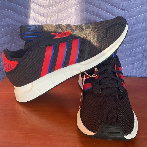 Adidas Swift Run - Picture 2 of 5